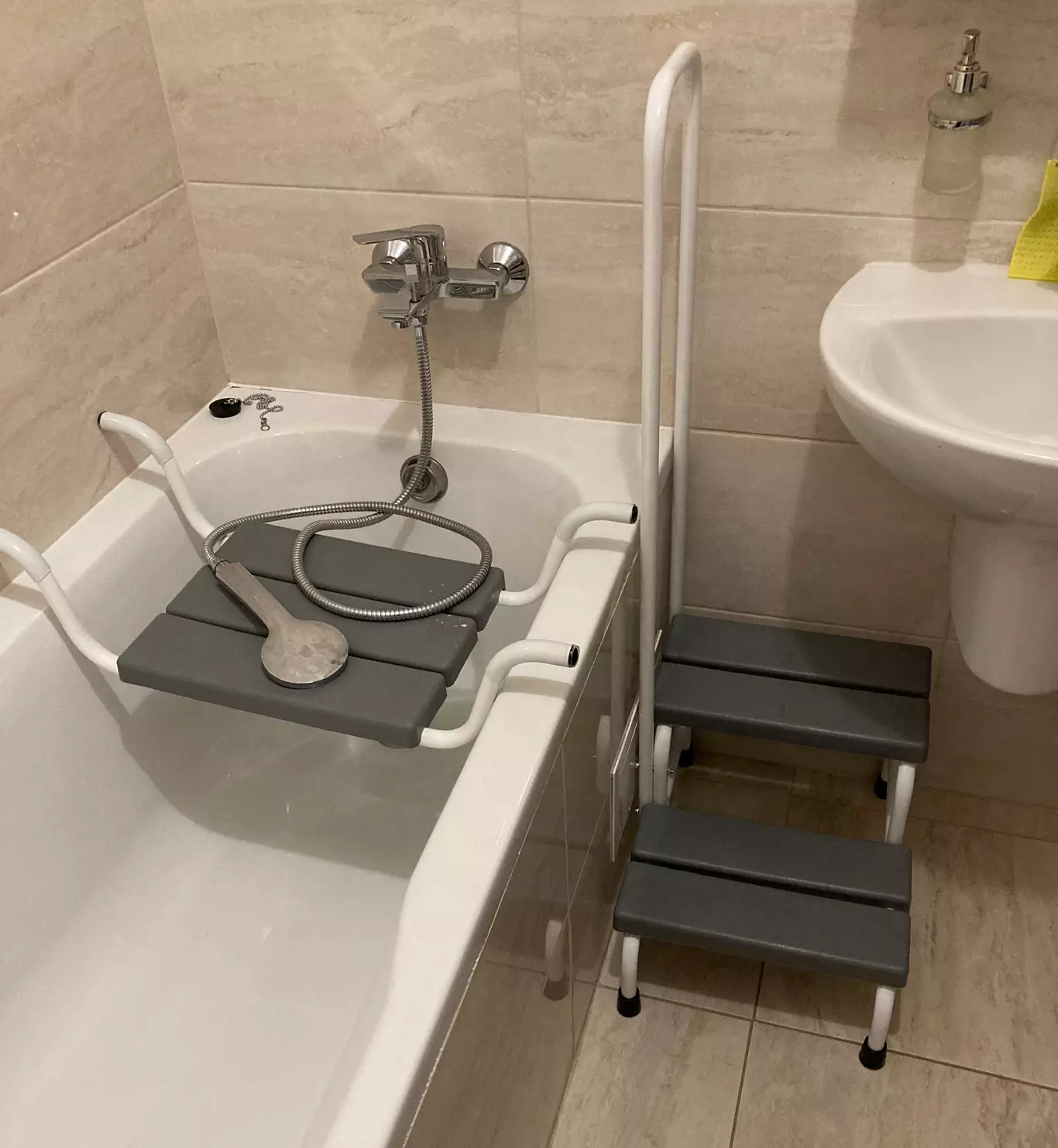 Salles de bain PMR (5)