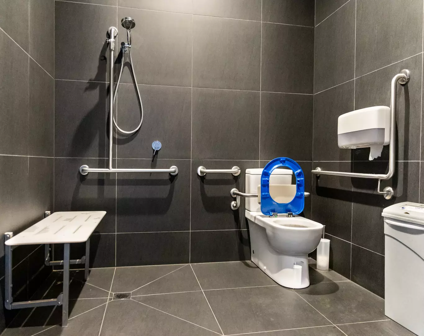 Salles de bain PMR (6)